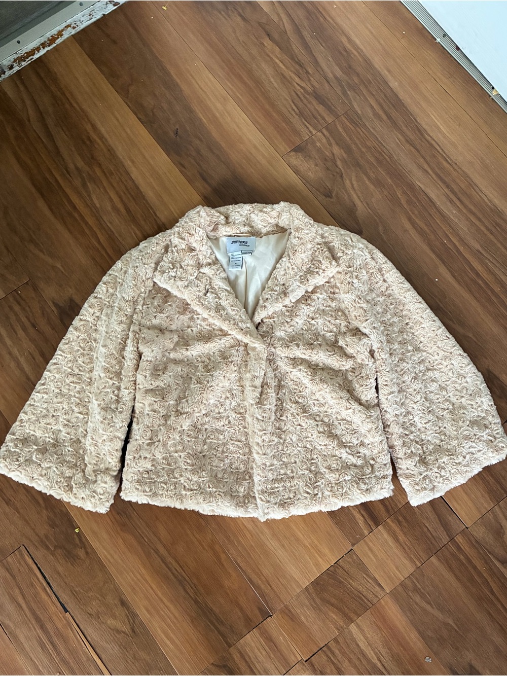 Sisters Outerwear Y2K Style Rosebud Swirl Jacket Cream Cropped M Neutral
